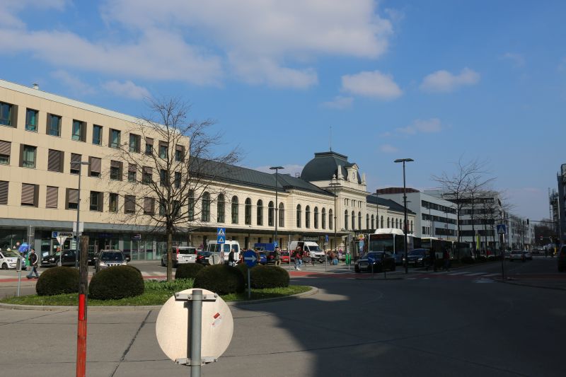 Postgebäude Bahnhofplatz St. Pölten